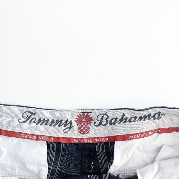 Tommy Bahamas Mens Flat Front Silk Blend Shorts Plaid Black Gray Size 38 - Picture 3 of 9